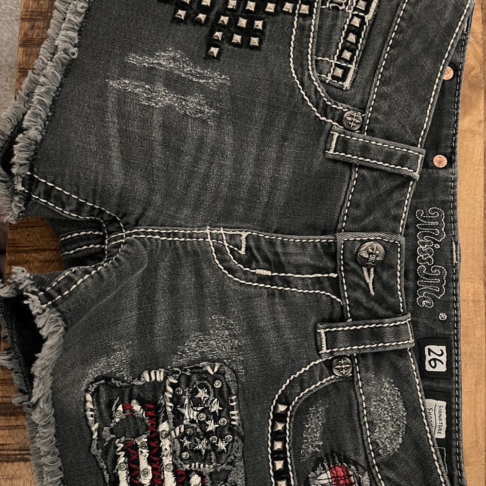Miss Me Black Jean Shorts with Flag Design - Picture 2 of 4